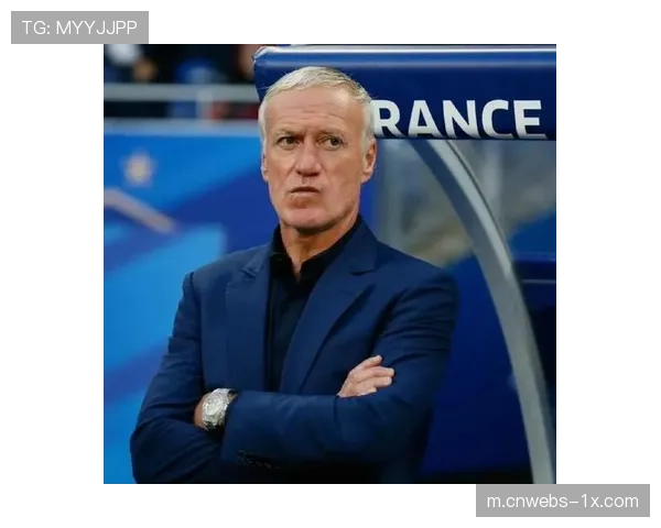 前法国队主帅德尚现身看台，考察潜在国家队人选